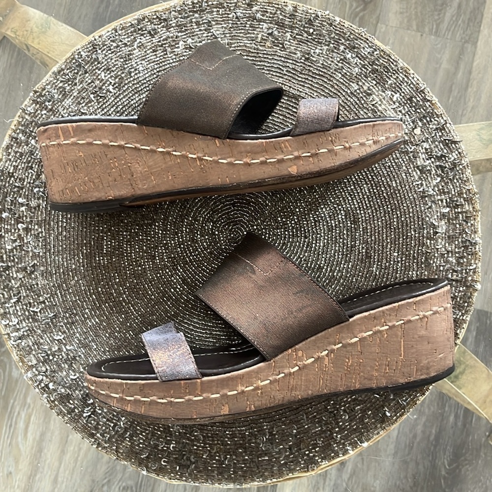 Donald J Pliner Shera Sandals Platform Wedge Metallic Brown straps Cork size 9.5 - Picture 4 of 9